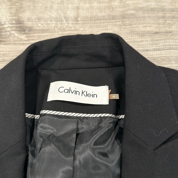 Women’s Calvin Klein Blazer Size 4 - Picture 2 of 2